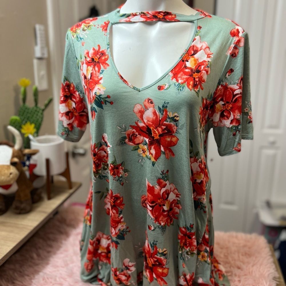 Peppermint Sage Green Floral Choker Cutout Keyhole Back Short Sleeve Tunic Dress